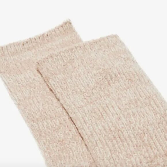 🧦 The One of A Kind Pudus Sweater Cozy Socks - Picture 13 of 13